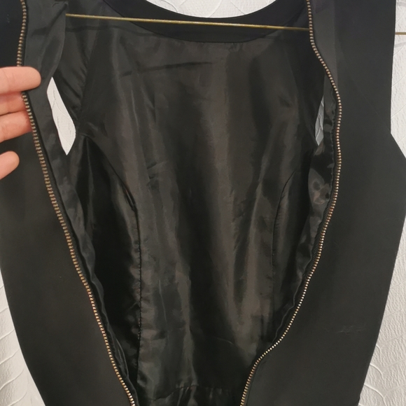 00 / XXS Black Structured Lined Gold Zipper Dress - Picture 10 of 11
